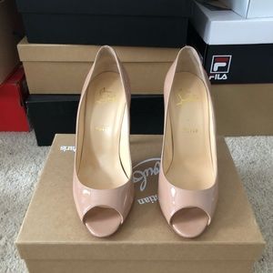 nude peep toe red bottoms heels